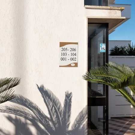 Infinity Con Parcheggio 4*