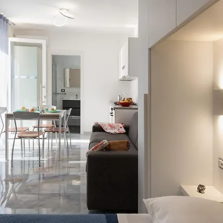 Infinity Con Parcheggio 4*